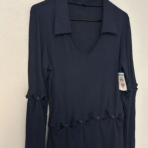 Head of State+ Women’s dark blue shirt. Snap waist and sleeves. Original!